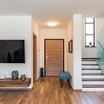 Roma Villa *