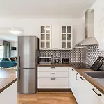 Roma Villa