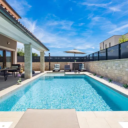Roma Villa