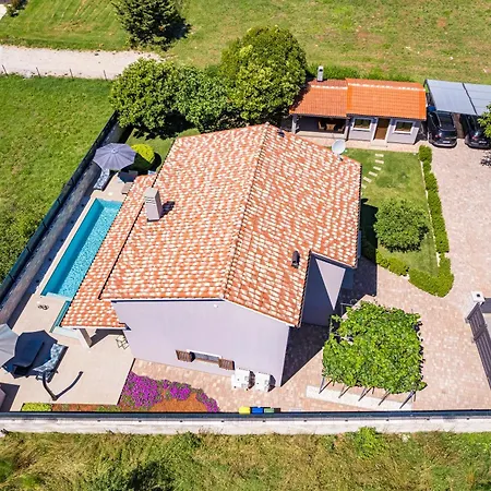 Roma Villa *